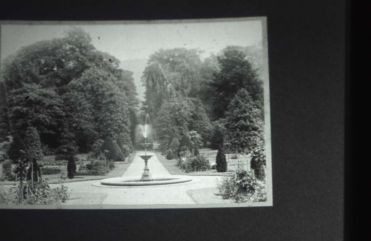 JB 029Castle Park fountain.jpg